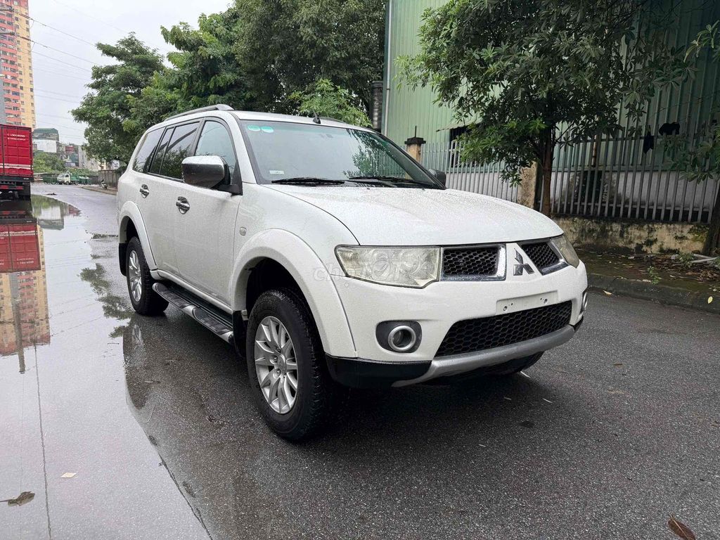 Mitsubishi Pajero Sport 2012 белый автомат