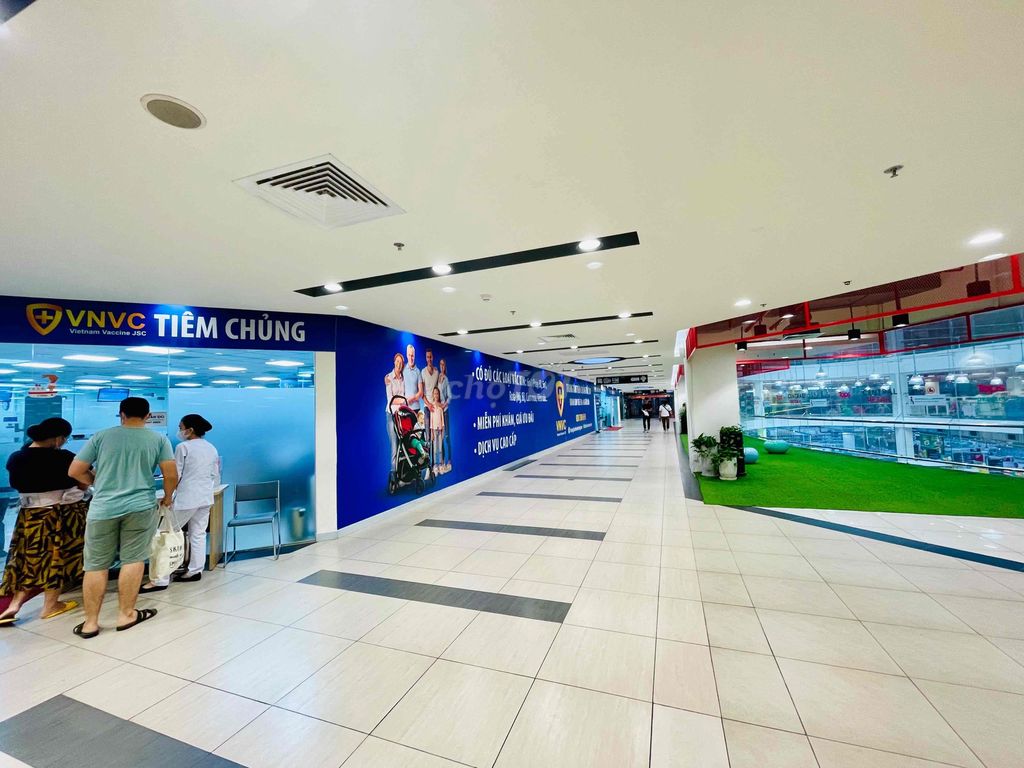 Bán gấp căn hộ Oriental Plaza, Âu Cơ, Tân Phú, 90m2, 2PN, 2WC