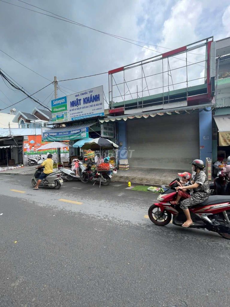 Cho thuê kho (8x22) bao gồm 3p trọ fuil khách