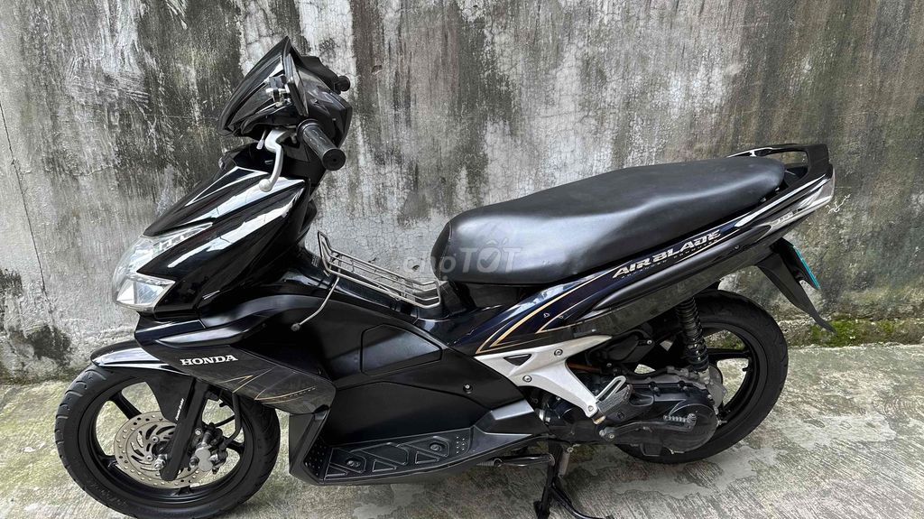 Honda Air Blade Đen Tự động. Mua bán Xe máy tại Thành phố Vinh Nghệ An được đăng bởi cửa hàng xe máy hồng sáng hình 2