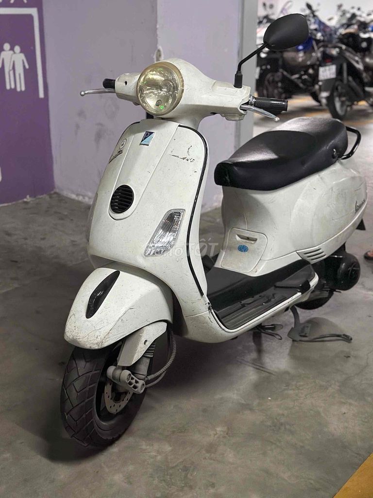 Piaggio Vespa LX125, 2011, белая, 30 000 км