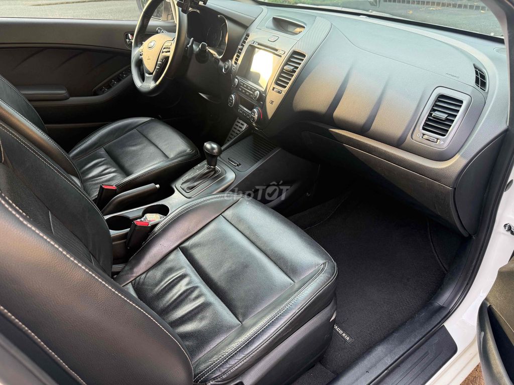 Kia K3-2.0 белый 35 000 км