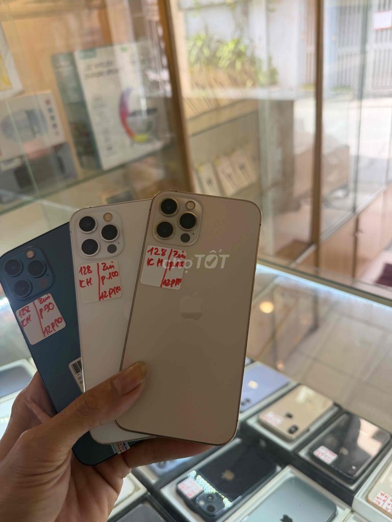 Apple iPhone 12 Pro 128GB Vàng. Mua bán Điện thoại tại Quận Hoàng Mai Hà Nội được đăng bởi thanh lê hình 1