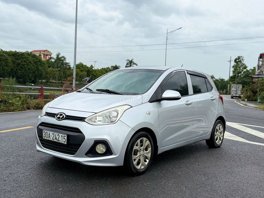 Hyundai i10 2014 số sàn màu bạc. Mua bán Ô tô tại Huyện Yên Khánh Ninh Bình được đăng bởi Đức trí hình 3