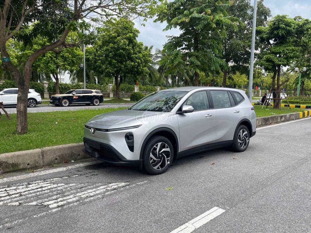 LIMO GREEN 2025  CHÍNH SÁCH GIẢM GIÁ XĂNG ĐIỆN. Mua bán Ô tô tại   được đăng bởi Cường Kupro VINFAST hình 3