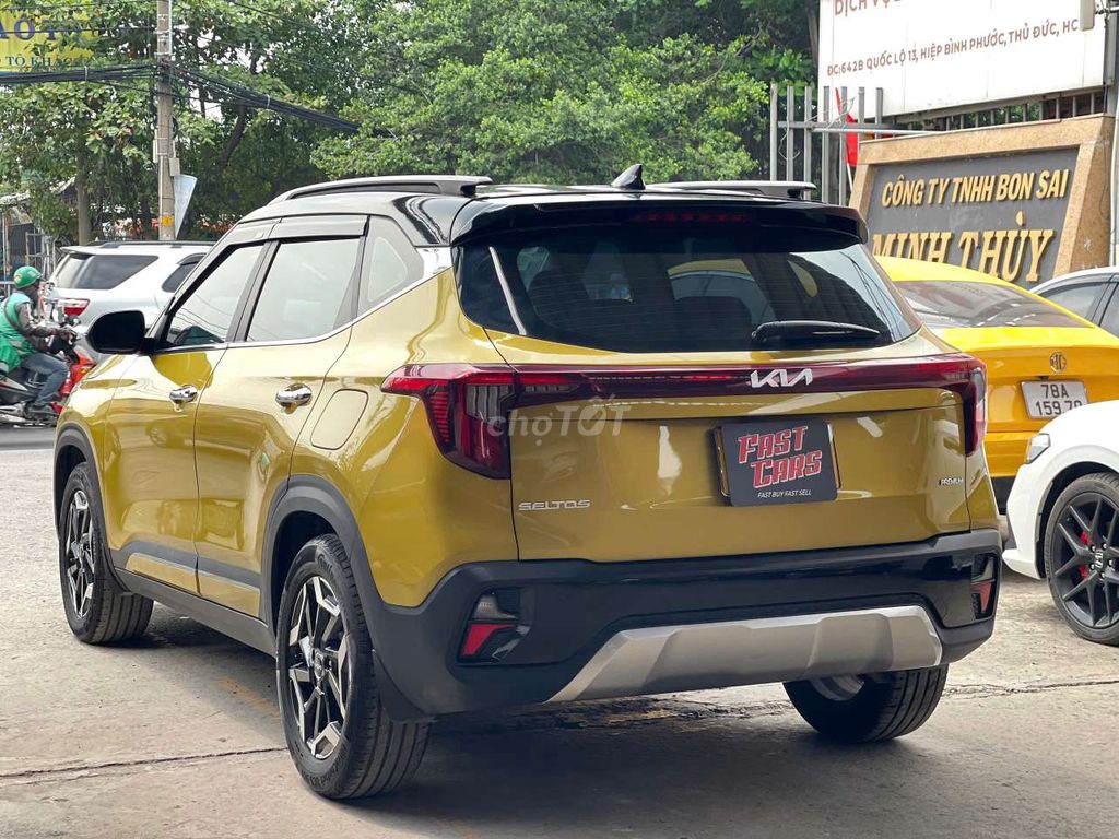 Kia Seltos 2024 Premium 1.5 L,màu vàng, 39.000 km. Mua bán Ô tô tại Quận Bình Tân Tp Hồ Chí Minh được đăng bởi Son Do hình 5