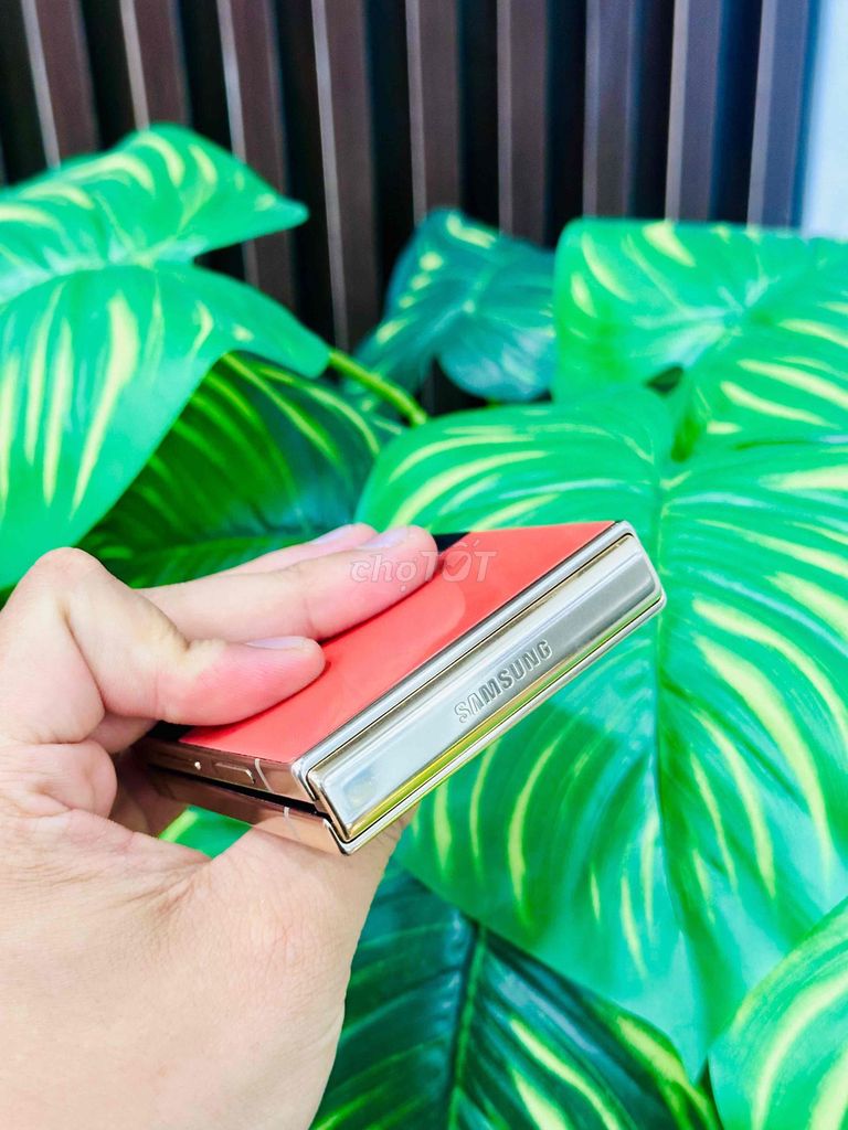 Sam Sung Galaxy Zflip 4 8GB/256GB Vàng 99% ZIN. Mua bán Điện thoại tại Quận 10 Tp Hồ Chí Minh được đăng bởi iStockHCM hình 6