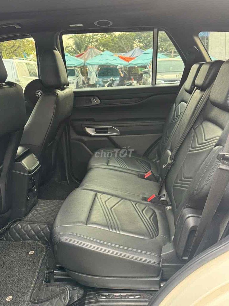 EVEREST TITANIUM 4x2 2022 MÀU TRẮNG LƯỚT 20,000KM. Mua bán Ô tô tại Quận Tân Phú Tp Hồ Chí Minh được đăng bởi Duy Tô Sài Gòn Ford hình 10