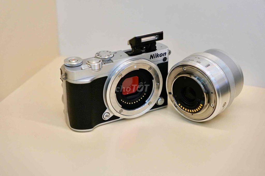 Máy ảnh Nikon J5 Bạc. Mua bán Máy ảnh, Máy quay tại Quận Phú Nhuận Tp Hồ Chí Minh được đăng bởi Khánh máy ảnh top 1 hình 1