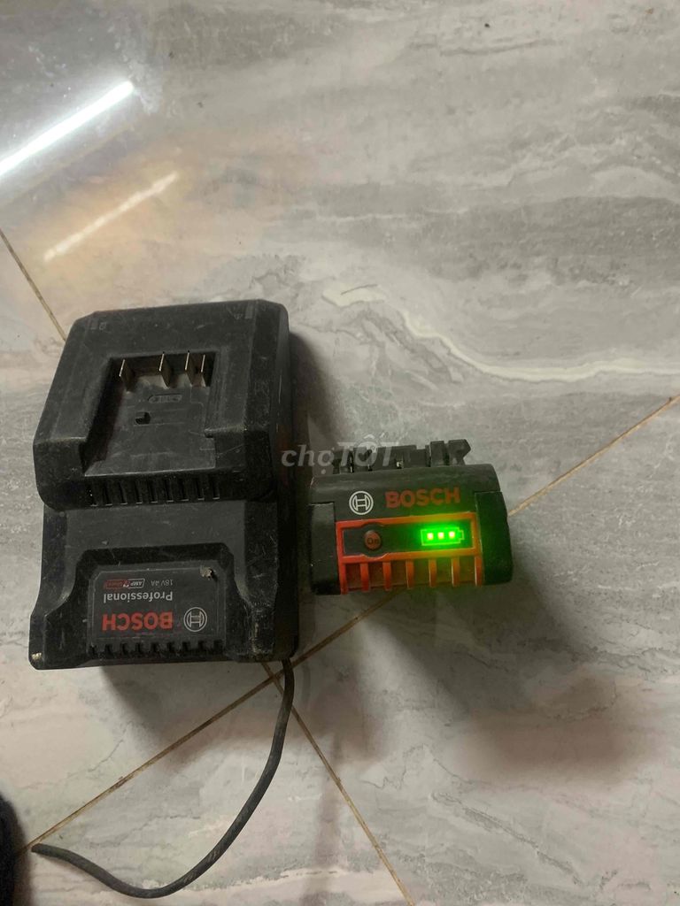 Sạc pin Bosch 18V 4.0Ah Đen. Mua bán Phụ kiện (Màn hình, Chuột...) tại Thành phố Vinh Nghệ An được đăng bởi Đức Ngọc hình 1