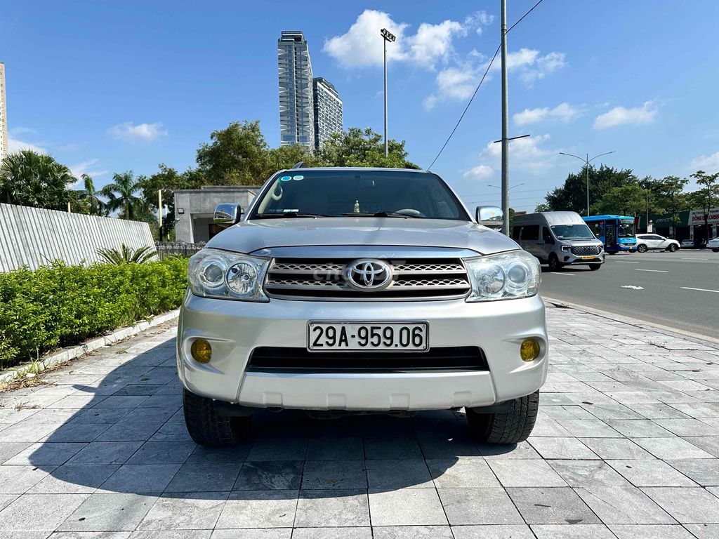 Toyota Fortuner 2009 2.7V - 120000 km