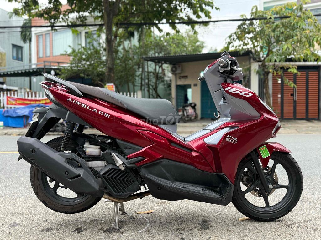 Honda Air Blade 160 ABS 2024 Đỏ. Mua bán Xe máy tại Quận Liên Chiểu Đà Nẵng được đăng bởi Hòa Xe Máy Cũ hình 4