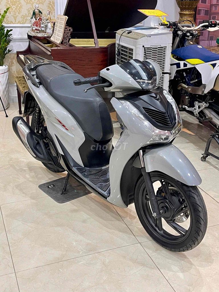 XE MÁY 68 - Honda Sh 150 Abs 2022 Xi Măng. Mua bán Xe máy tại Quận Tây Hồ Hà Nội được đăng bởi Đức Anh hình 5