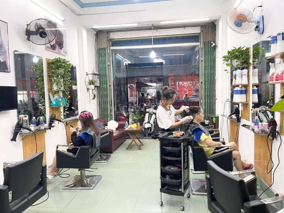 NHÀ ĐẸP TRỐNG SUỐT MẶT TIỀN HOÀNG DIỆU HỢP SALON, SPA, KD