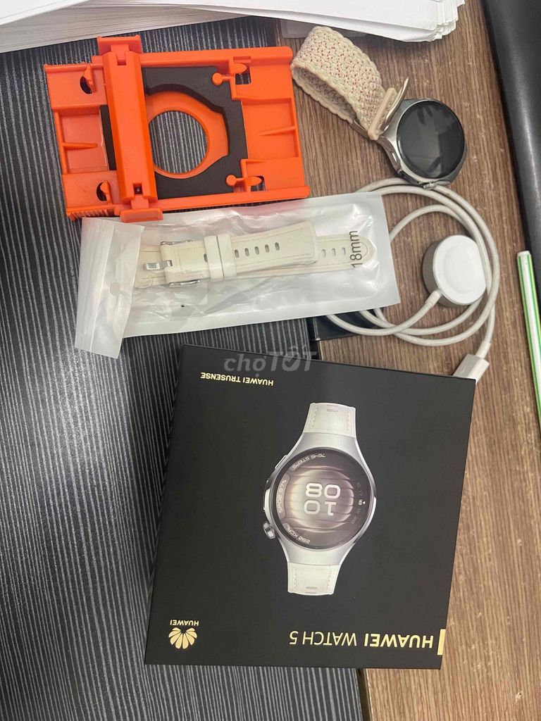 Huawei Watch 5 Trắng 42mm. Mua bán Thiết bị đeo thông minh tại Quận Hoàng Mai Hà Nội được đăng bởi Đặng Thị Vân Anh hình 1