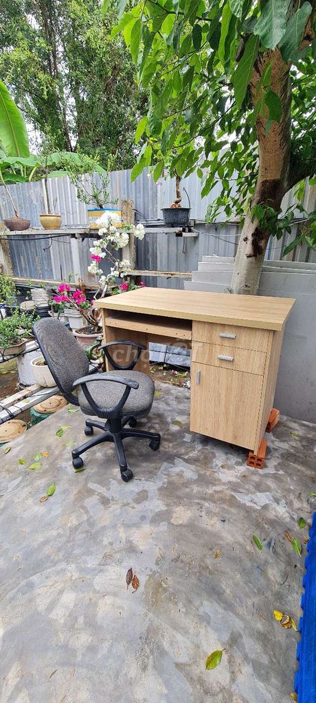 Bộ bàn ghế 0.6x1m + ghế xoay. Mua bán Bàn ghế tại Huyện Nhà Bè Tp Hồ Chí Minh được đăng bởi a Điền hình 1