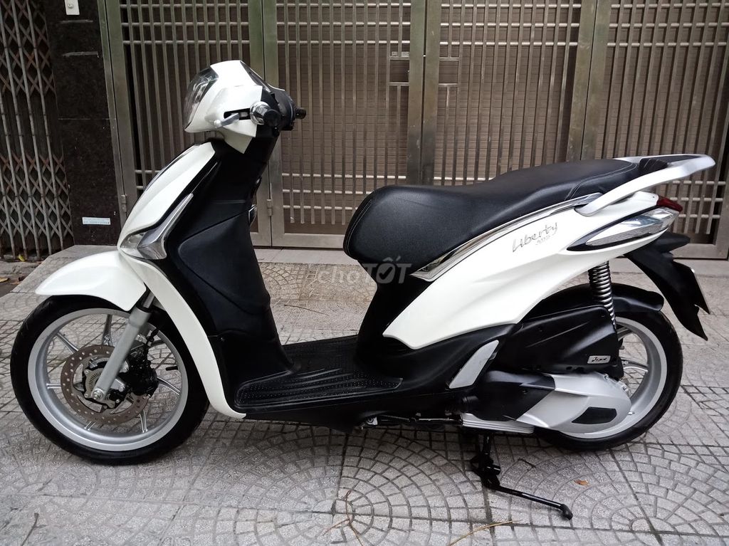 PIAGGIO LIBERTY125 trắng 2020CHÍNH CHỦ ZIN ĐÉT. Mua bán Xe máy tại Quận Cầu Giấy Hà Nội được đăng bởi TUẤN MINH hình 4