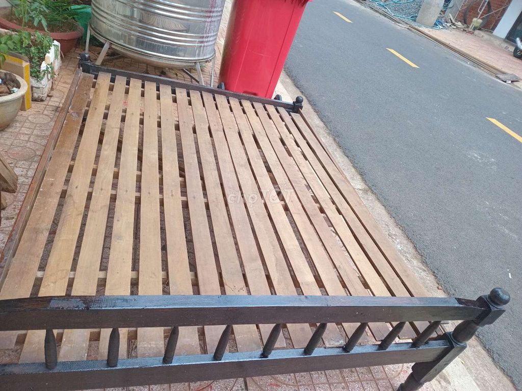 Giường ngủ Gỗ thịt 1m4x2m. Mua bán Giường, chăn ga gối nệm tại Thành phố Buôn Ma Thuột Đắk Lắk được đăng bởi Văn Ân hình 1
