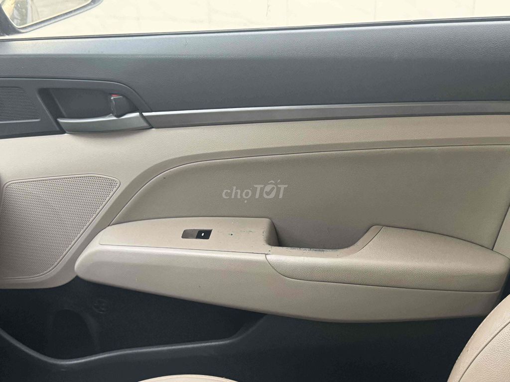 Hyundai Elantra 2019 1.6 MT - 134000 km. Mua bán Ô tô tại Huyện Ea Kar Đắk Lắk được đăng bởi Đỗ Sang hình 10