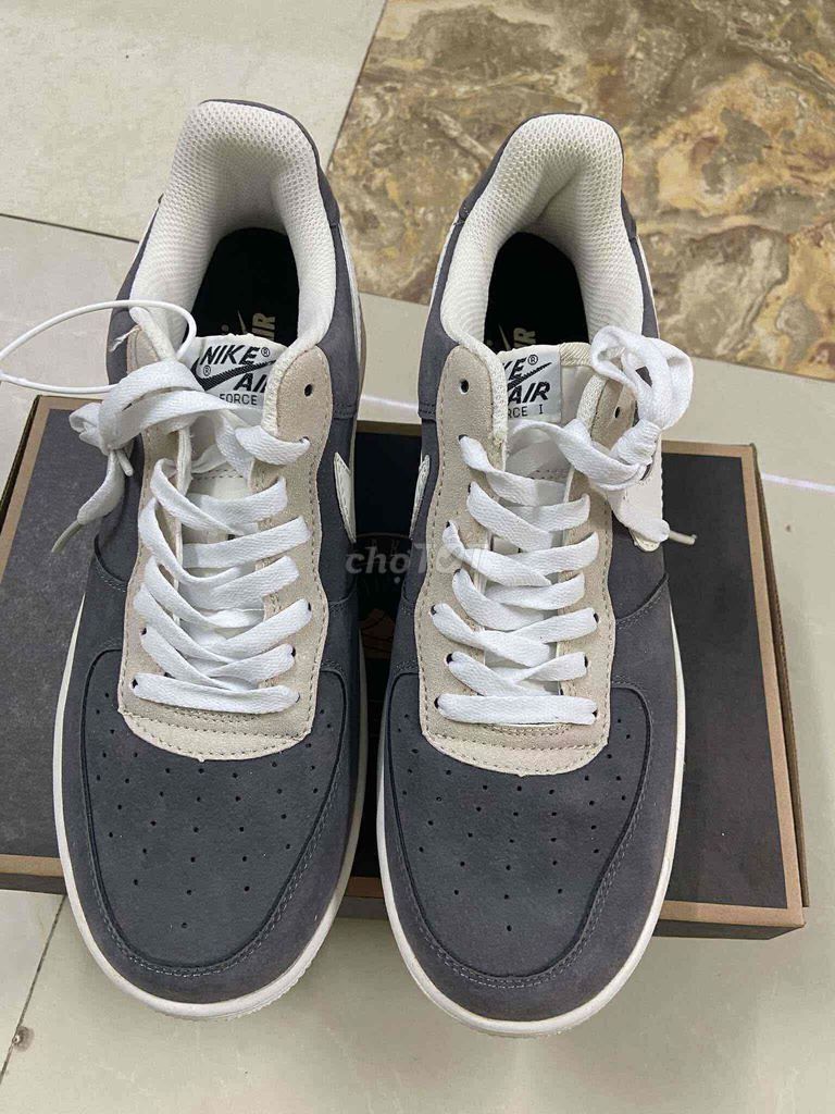 Giày thể thao Nike Air Force 1 Xám sz 43. Mua bán Giày dép tại Quận Dương Kinh Hải Phòng được đăng bởi Trần Thị Liên hình 1