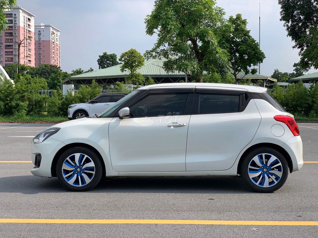 Suzuki Swift GLX 1.2 AT 2018, đi ít trong tầm giá. Mua bán Ô tô tại Quận Long Biên Hà Nội được đăng bởi Long Biên Cars hình 3