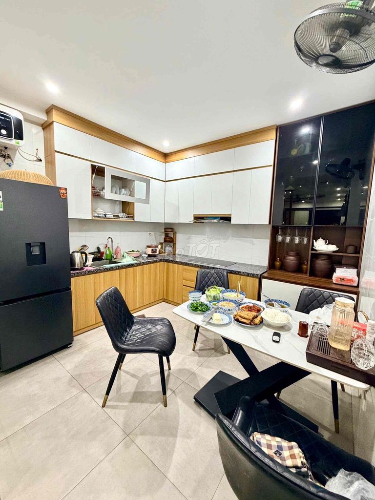 Дом 3 этажа, переулок 210A Во Чи Công