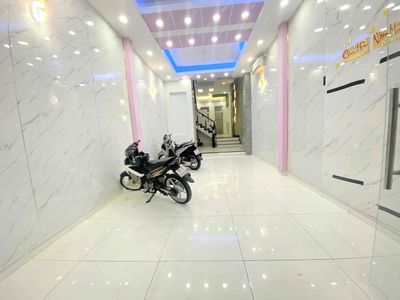 Аренда · 6 комн. · 80 м² · Quận 8, ул. Đường Tạ Quang Bửu