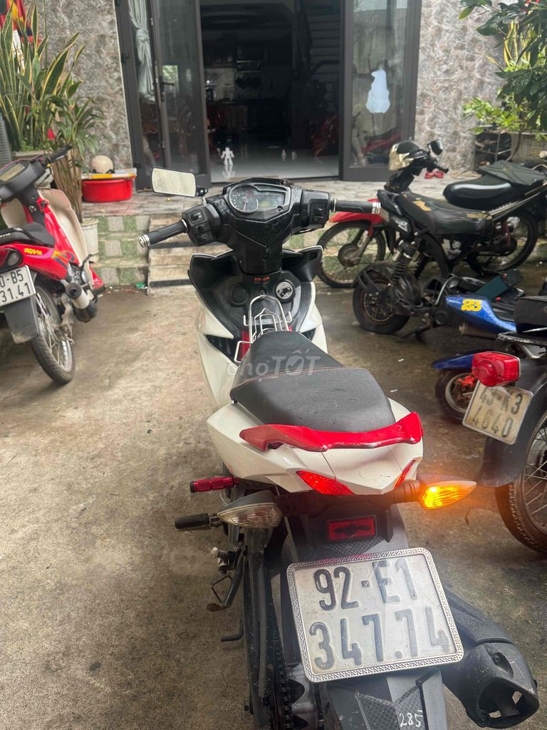 Yamaha Exciter 150 2017 Trắng đỏ. Mua bán Xe máy tại Quận Cẩm Lệ Đà Nẵng được đăng bởi Thanh lý hình 3