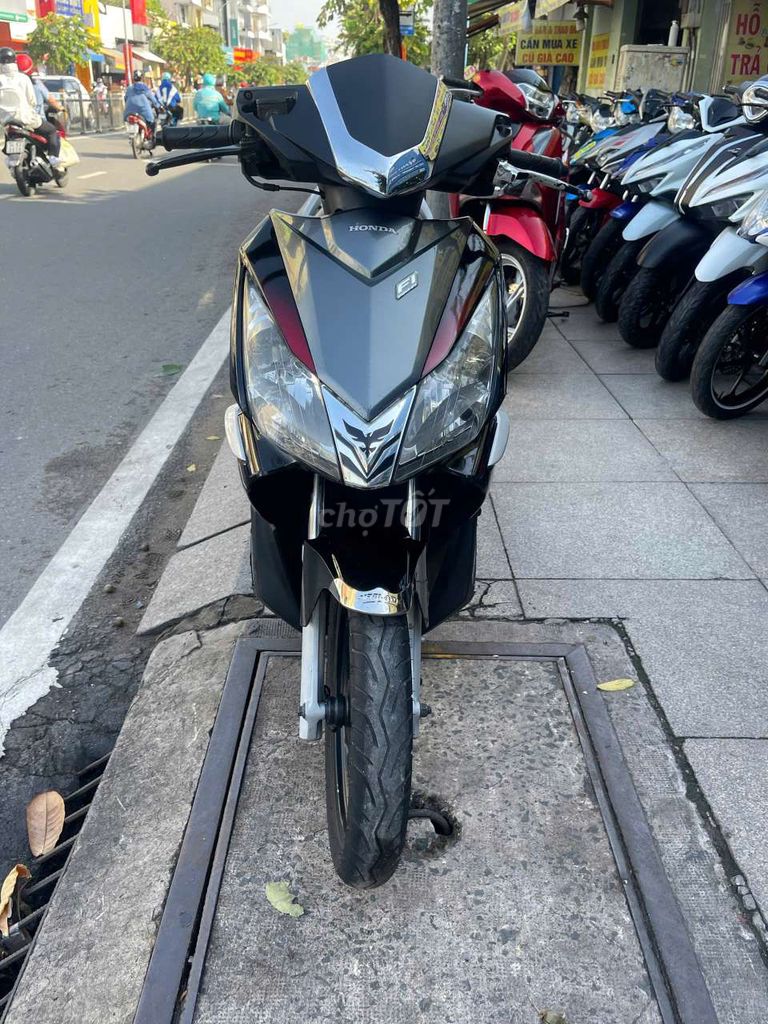 Honda air blade thái Fi 2010 mới 90% biển số TP. Mua bán Xe máy tại Quận Tân Phú Tp Hồ Chí Minh được đăng bởi Tuanduy hình 6