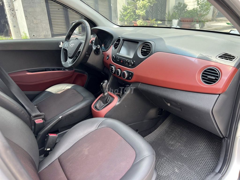 Hyundai i10 sedan 2019 số tự động máy xăng. Mua bán Ô tô tại Quận 12 Tp Hồ Chí Minh được đăng bởi Xuân Trường hình 5