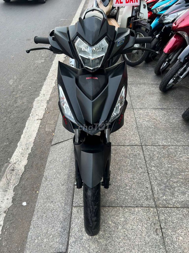 Honda winner 2019 mới 90% Bstp chính chủ. Mua bán Xe máy tại Quận Tân Phú Tp Hồ Chí Minh được đăng bởi Tuanduy hình 3