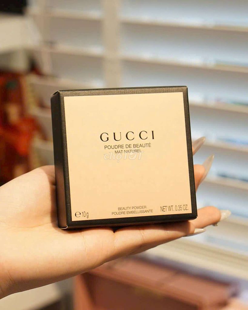 Phấn phủ gucci