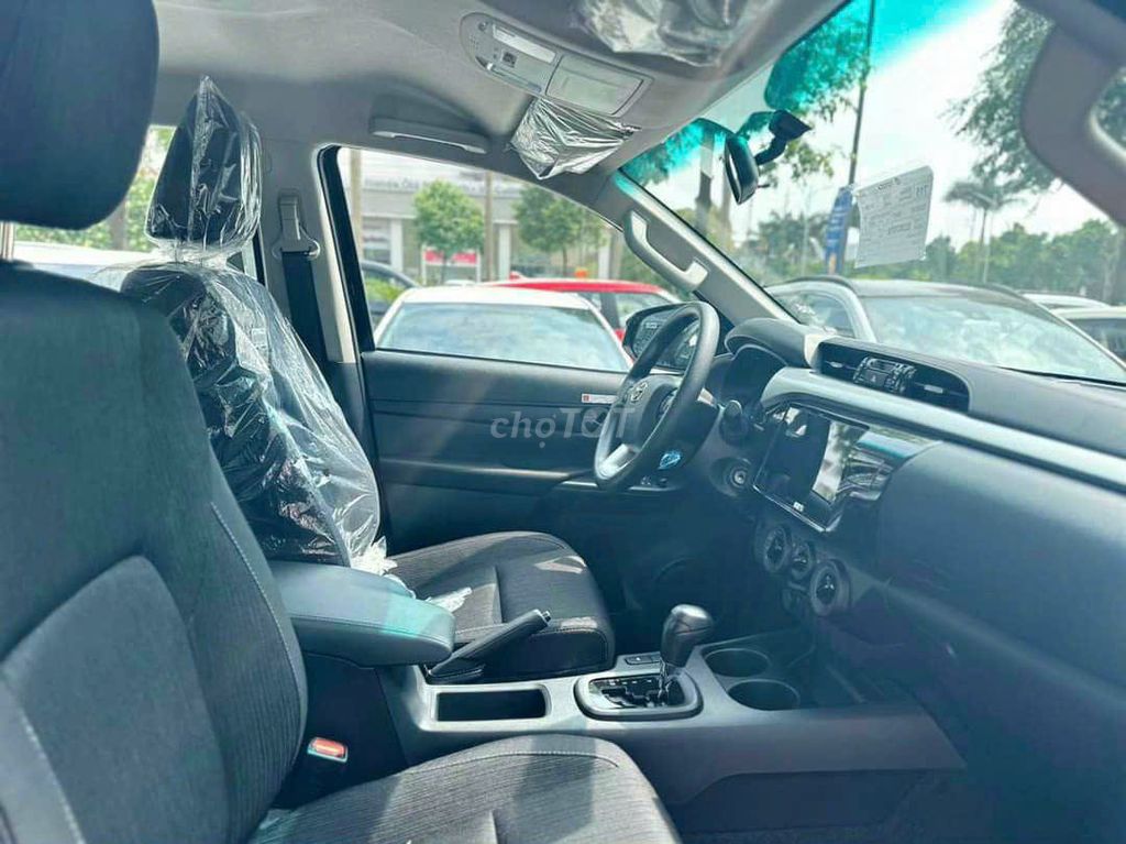 Toyota Hilux 2025 2.4L 4x2 AT xe giao ngay. Mua bán Ô tô tại Quận 12 Tp Hồ Chí Minh được đăng bởi Hiếu Toyota Quận 12 hình 5
