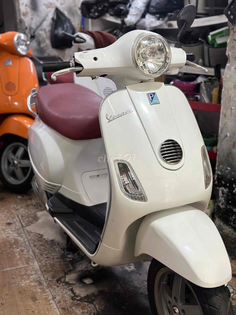 Piaggio Vespa LX125 Đời 2010 . BSTP. Mua bán Xe máy tại Quận Phú Nhuận Tp Hồ Chí Minh được đăng bởi Ngọc Huy hình 2