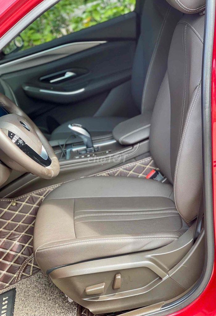 vinfast lux A 2.0 2022 đỏ tươi đẹp xuất sắc. Mua bán Ô tô tại Quận Long Biên Hà Nội được đăng bởi Hoàng Thanh auto hình 5