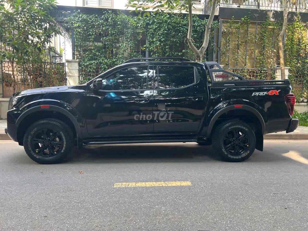 Nissan Navara Pro4X sx 2022 màu đen siêu đẹp. Mua bán Ô tô tại Quận Cầu Giấy Hà Nội được đăng bởi Cao Quý hình 5