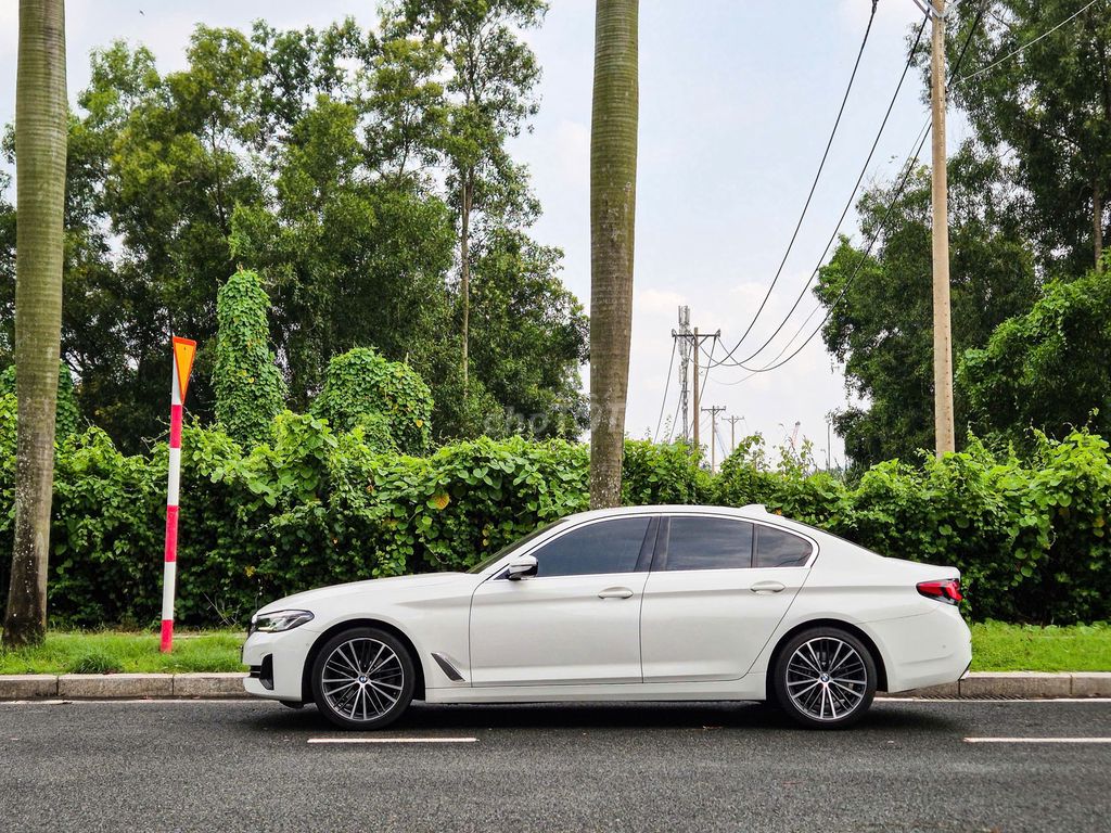 BMW 520i Luxury Line LCI один владелец с новья