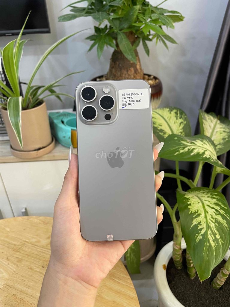 iPhone 15 Pro Max 256GB (Natural) keng nét 99%. Mua bán Điện thoại tại Huyện Hóc Môn Tp Hồ Chí Minh được đăng bởi Luân Hoài hình 1