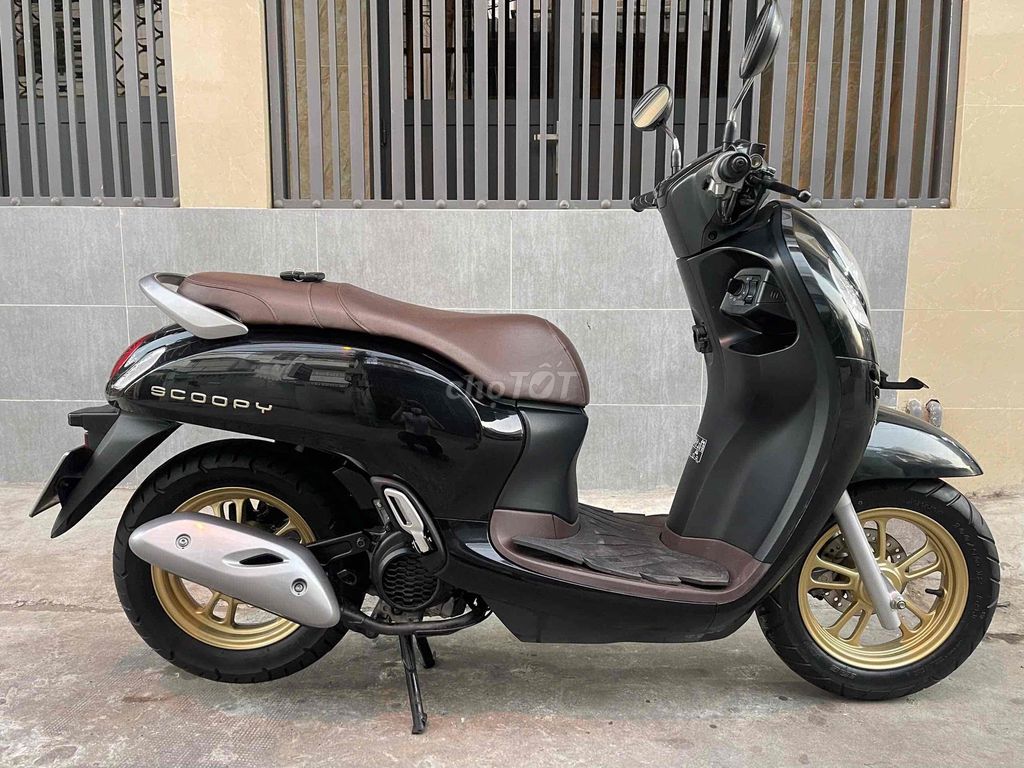 Scoopy 2022 màu đen bóng máy zin êm đúng chủ 32tr3