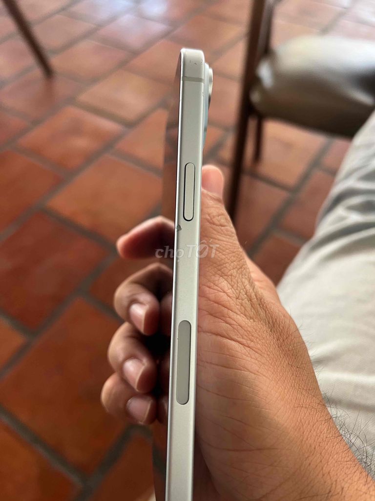 IPHONE 15 plus lock