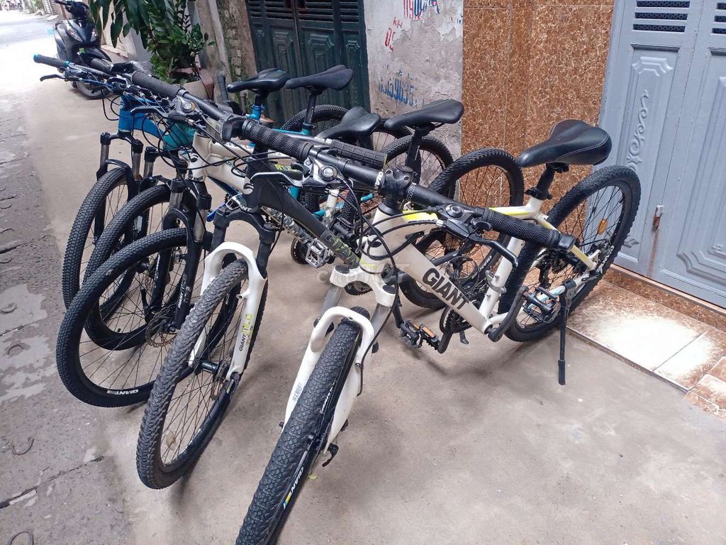 Lô 5 MTB chiếc GIANT hàng bãi. Mua bán Xe đạp tại Quận Ba Đình Hà Nội được đăng bởi van giang hình 1