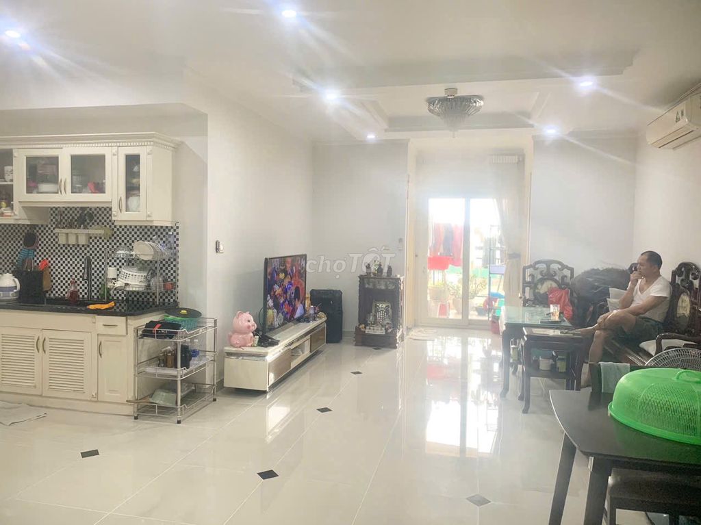Квартира в Бау Кат 2, Тан Бинь, 80м2, 3 спальни, 2 санузла