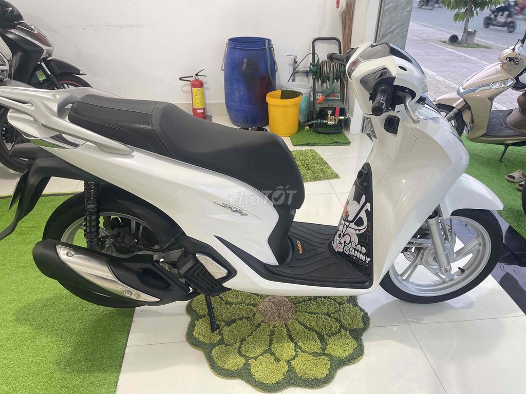 SH 150i ABS LƯỚT 99% - HỖ TRỢ TRẢ GÓP CHỈ CCCD !. Mua bán Xe máy tại Thành phố Phan Rang-Tháp Chàm Ninh Thuận được đăng bởi Thụy Nguyễn hình 5