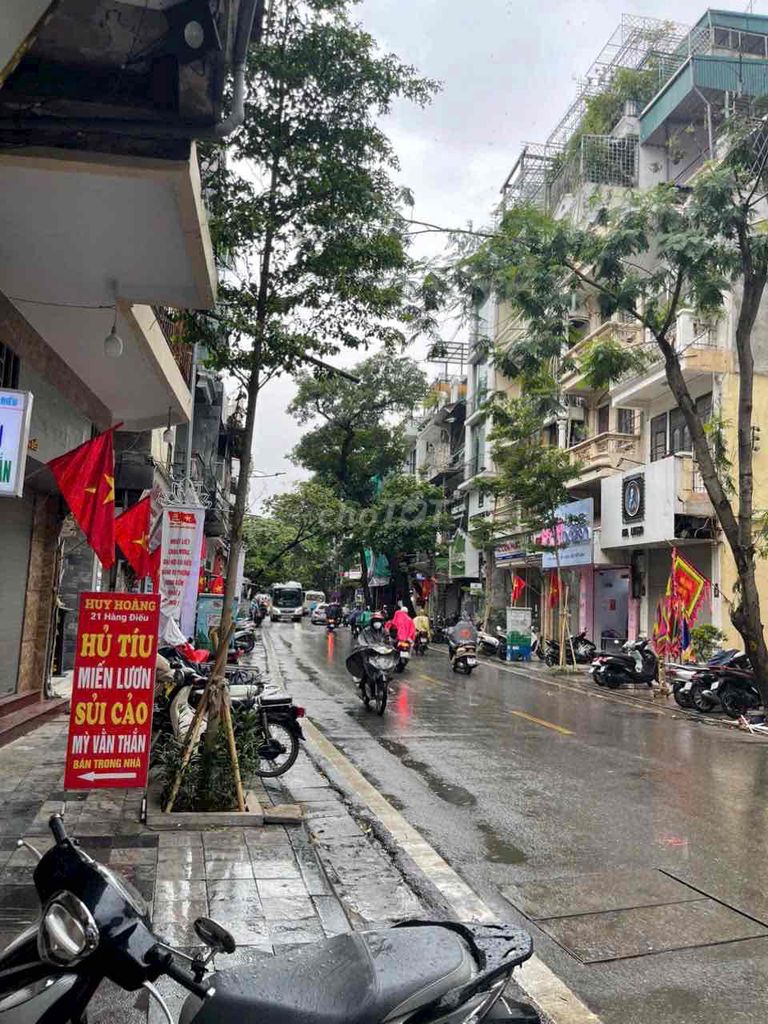 .  đt. 60m. mt 5m. 6 tầng. giá 30 tỷ.. Mua bán nhà ở tại Quận Hoàn Kiếm Hà Nội được đăng bởi TRẦN MẠNH HÙNG hình 1
