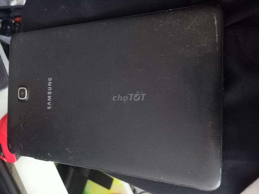 Apple iPad Trắng Hư hỏng. Mua bán Máy tính bảng tại Quận Tân Bình Tp Hồ Chí Minh được đăng bởi TRỊNH HOÀNG QUÂN hình 1