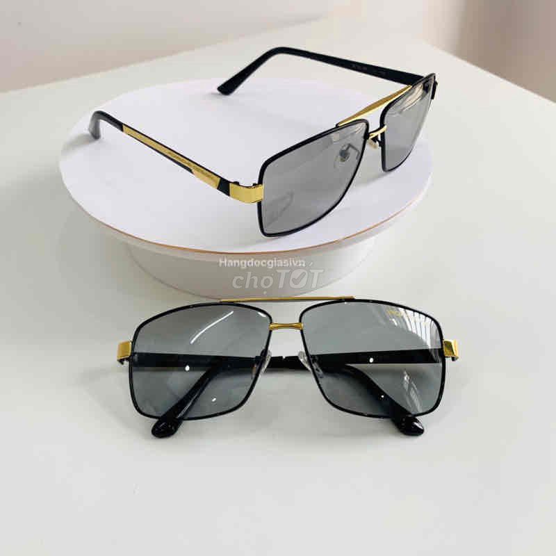 Kính râm Porsche Design Đen Vàng Ý. Mua bán Phụ kiện thời trang khác tại Thành phố Chí Linh Hải Dương được đăng bởi Quỳnh Nga 2hand hình 1
