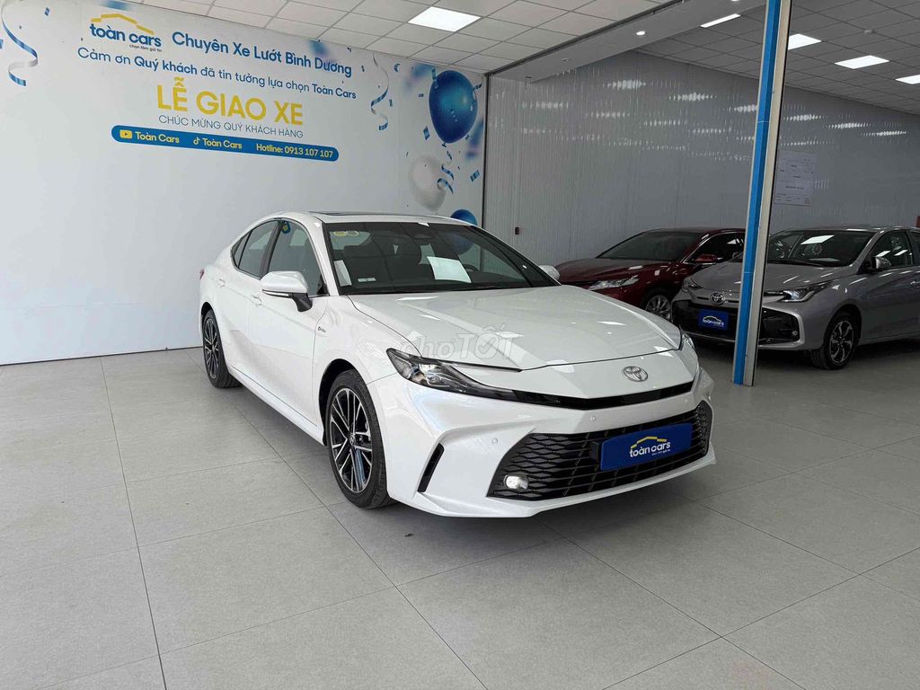 Toyota Camry 2025 2.5HV đi đúng 2000 km. Mua bán Ô tô tại Huyện Bắc Tân Uyên Bình Dương được đăng bởi pham dân hình 6