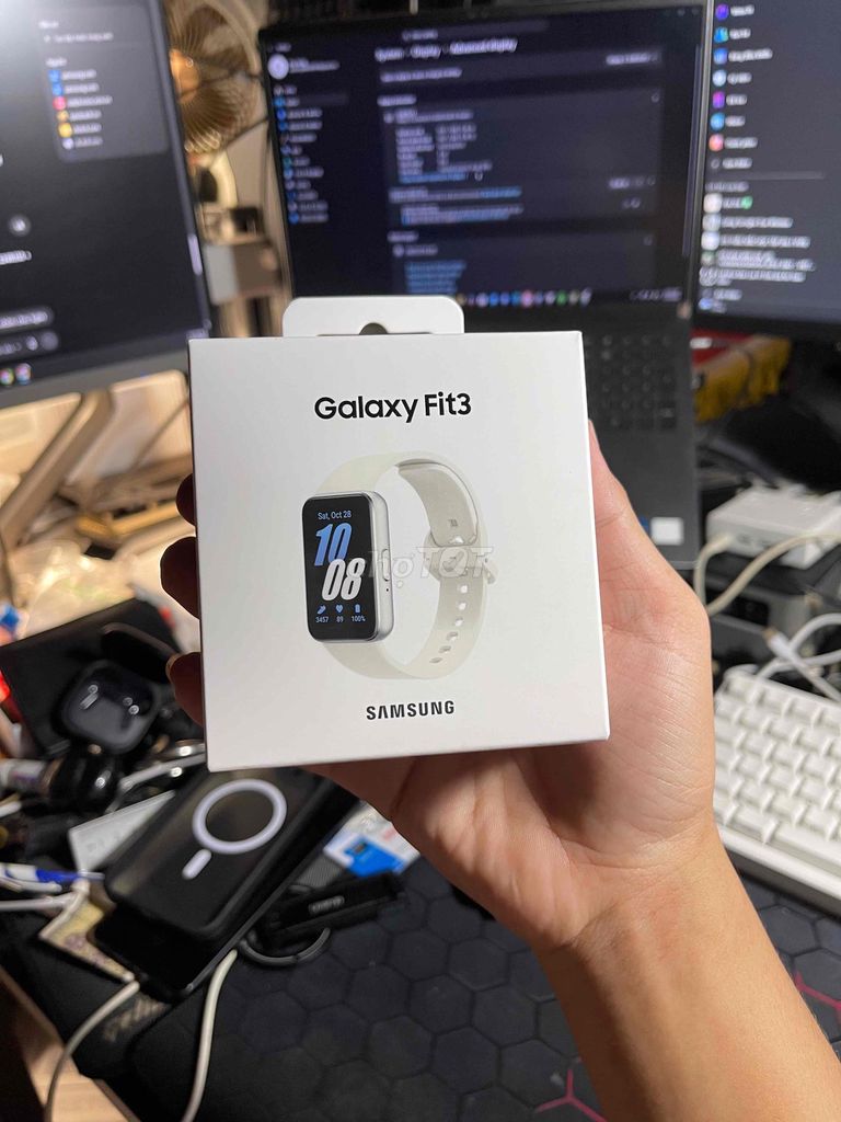 Samsung Galaxy Fit3 Trắng Mới. Mua bán Thiết bị đeo thông minh tại Thành phố Thủ Đức Tp Hồ Chí Minh được đăng bởi Hưng Viễn Thông hình 1