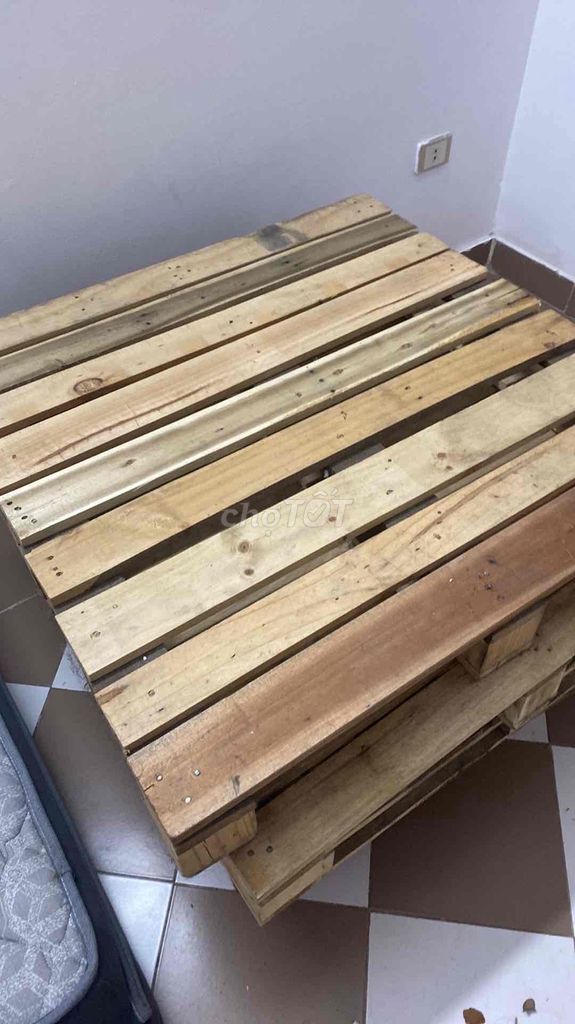 Pallet gỗ 90x90cm Nâu gỗ. Mua bán Giường, chăn ga gối nệm tại Quận Thanh Xuân Hà Nội được đăng bởi Mrs Huyền hình 1