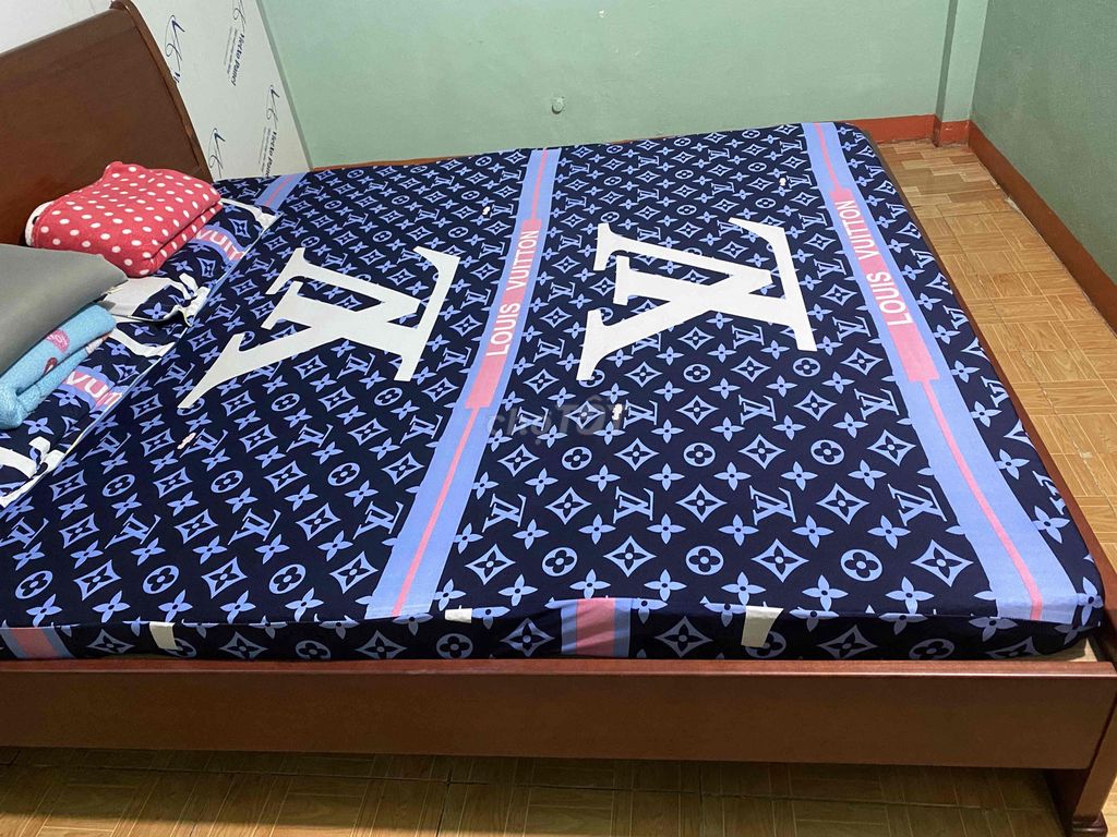 Tủ quần áo gỗ màu Nâu. Mua bán Tủ, kệ gia đình tại Thị xã Phú Mỹ Bà Rịa - Vũng Tàu được đăng bởi Nguyễn Huy hình 1